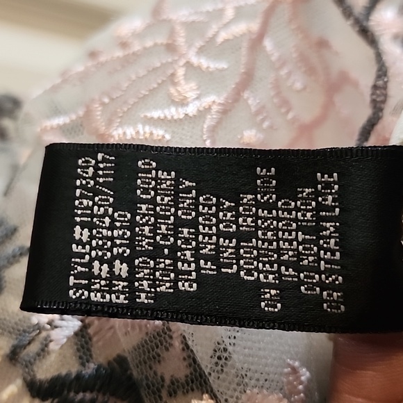 I.N. Embroidered  hi-lo delicately  beautiful dress formal or prom ready - Picture 13 of 13